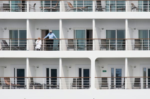 Welche Herausforderungen können bei Reisen in entlegene Gebiete auftreten und wie meistert man sie?